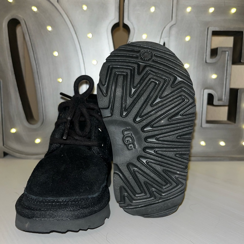 Toddler(6) black uggs